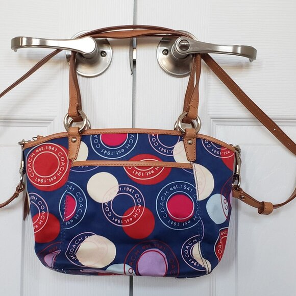 COACH SIGNATURE MULTICOLORED  CANVAS AND LEATHER CROSSBODY HAND BAG. N:L0926-F14 - Picture 2 of 11